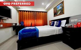 Capital O Hotel Central Park Near Birla Mandir
